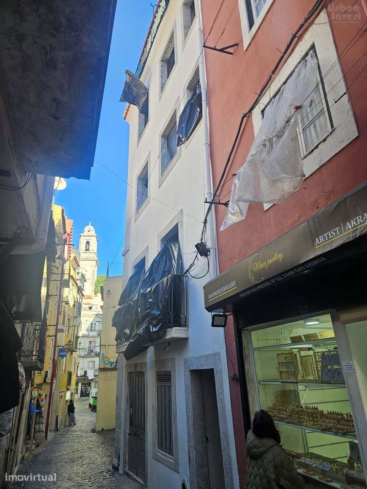 Vendo T2 para remodelação em predio totalmente remodelado-11