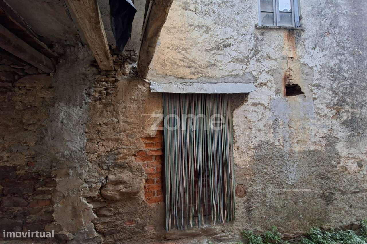 Moradia T1 para recuperar no Casal de São José em ARGANIL - Grande imagem: 3/16