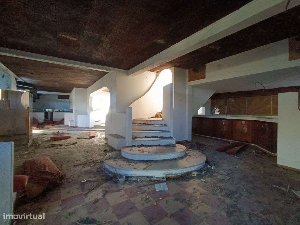 PRÉDIO PARA SERVIÇOS-7