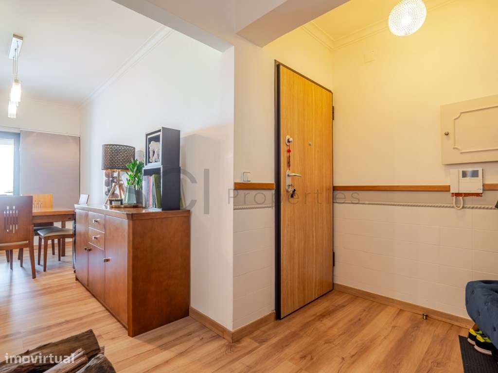 Apartamento T2 Totalmente Remodelado com Elevador - Barreiro-5