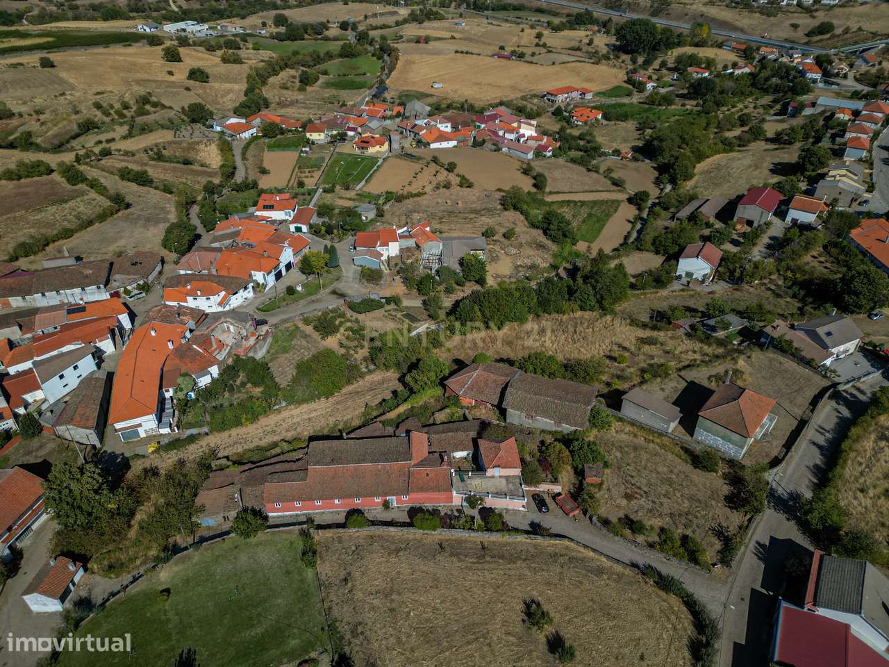 Espetacular Moradia em Rebordãos, Bragança - 8 Quartos - Grande imagem: 2/35