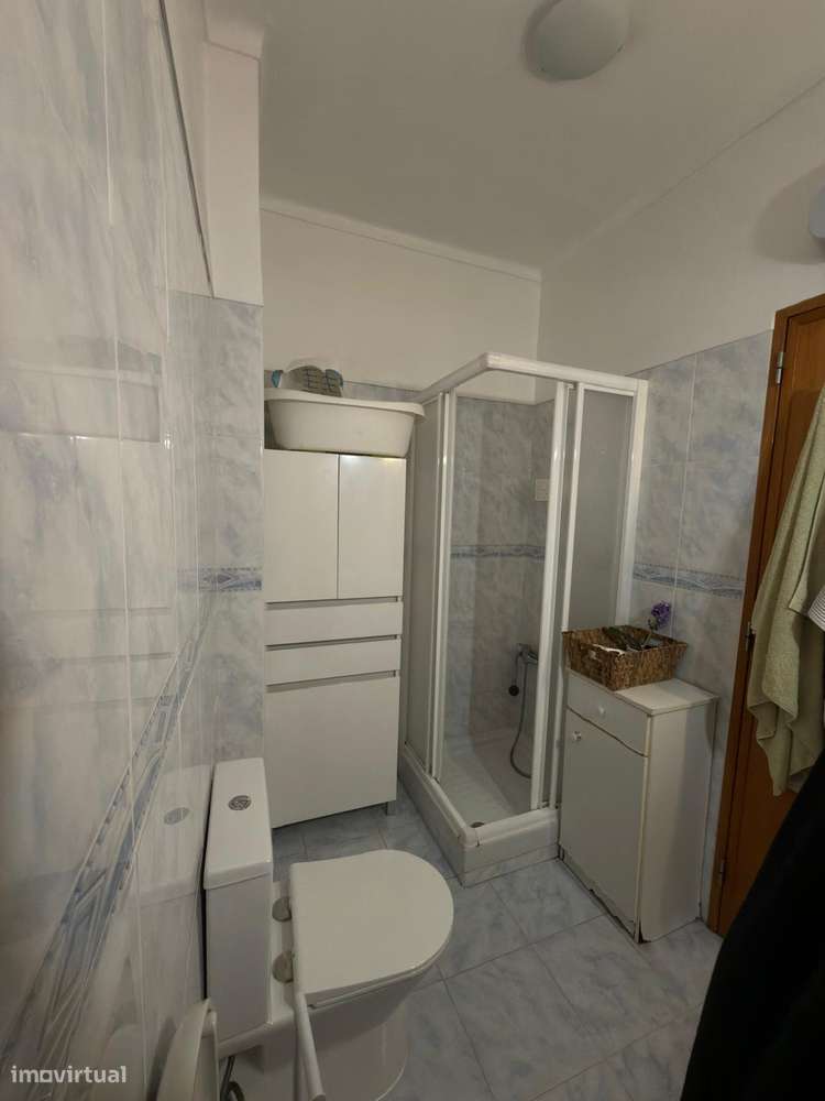 Apartamento T2 em Linda a Velha-21