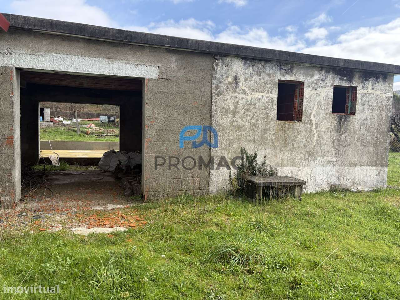 Armazém com 140 m2 inserido em terreno com 1989m2-6