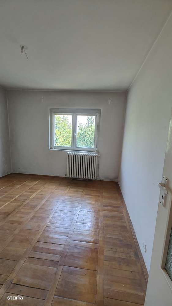 De vanzare apartament 4camere,decomandat,etajul 2,vis-s-vis Mc Donalds - Imagine principală: 2/18