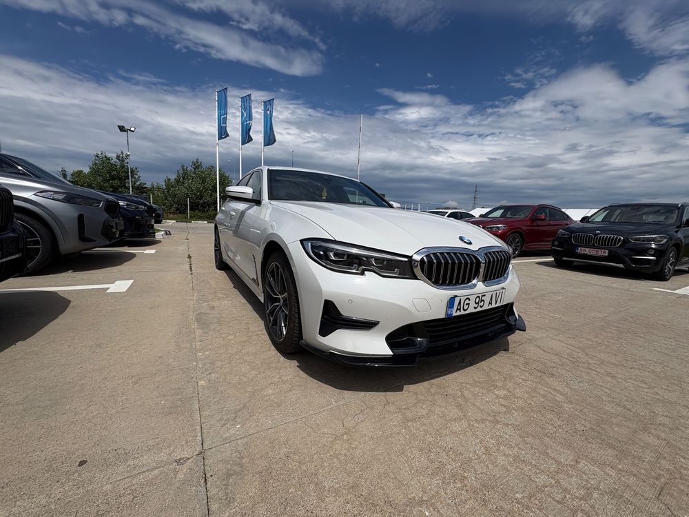 BMW 3 Series 330i xDrive AT 2020