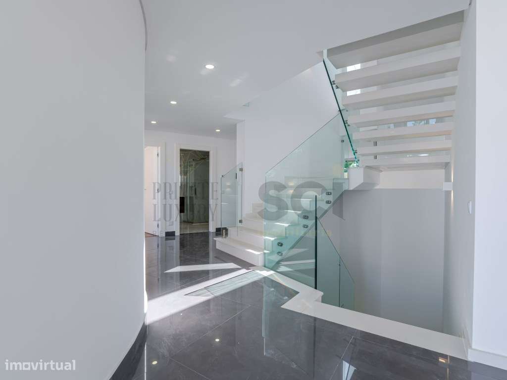 Moradia independente Luxo T5 com garagem e piscina em Lagos - Grande imagem: 5/60