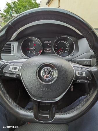 Volkswagen Jetta - 6