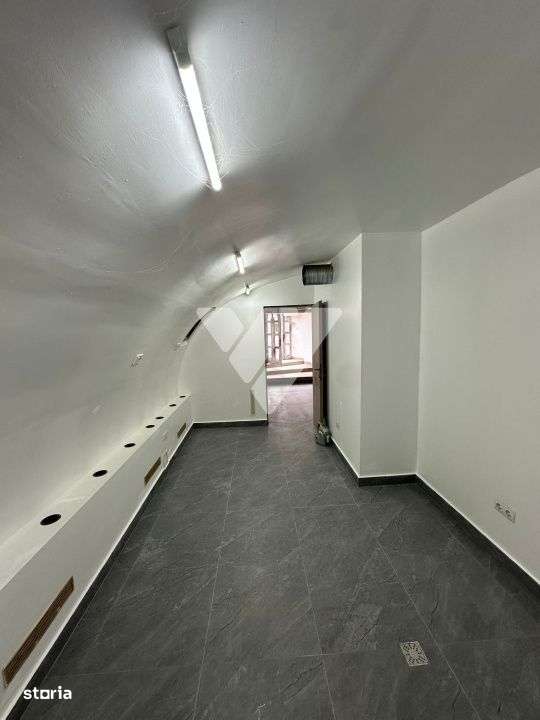 Spatiu comercial 55 mp de vanzare in zona Centrala Sibiu - Imagine principală: 3/6