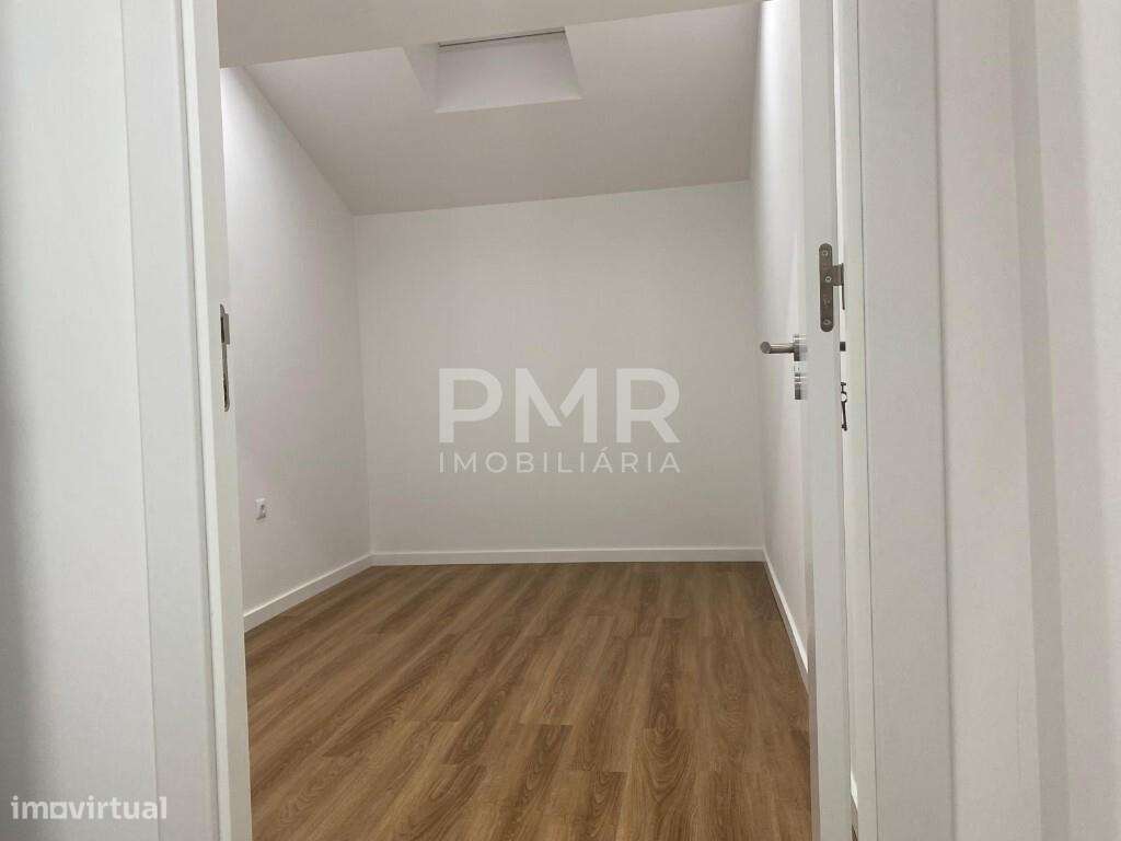 Moradia T2 no Centro de Benavente com Logradouro, totalmente remodelad-4