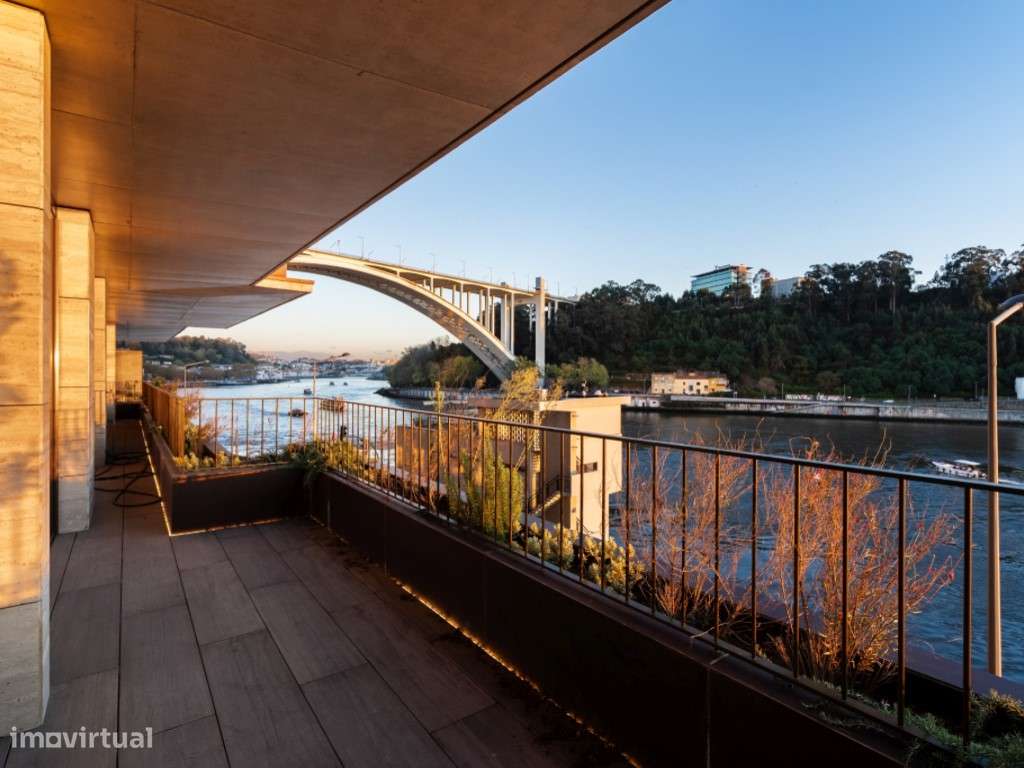 Sumptuoso T3 novo em frente ao Rio Douro-18