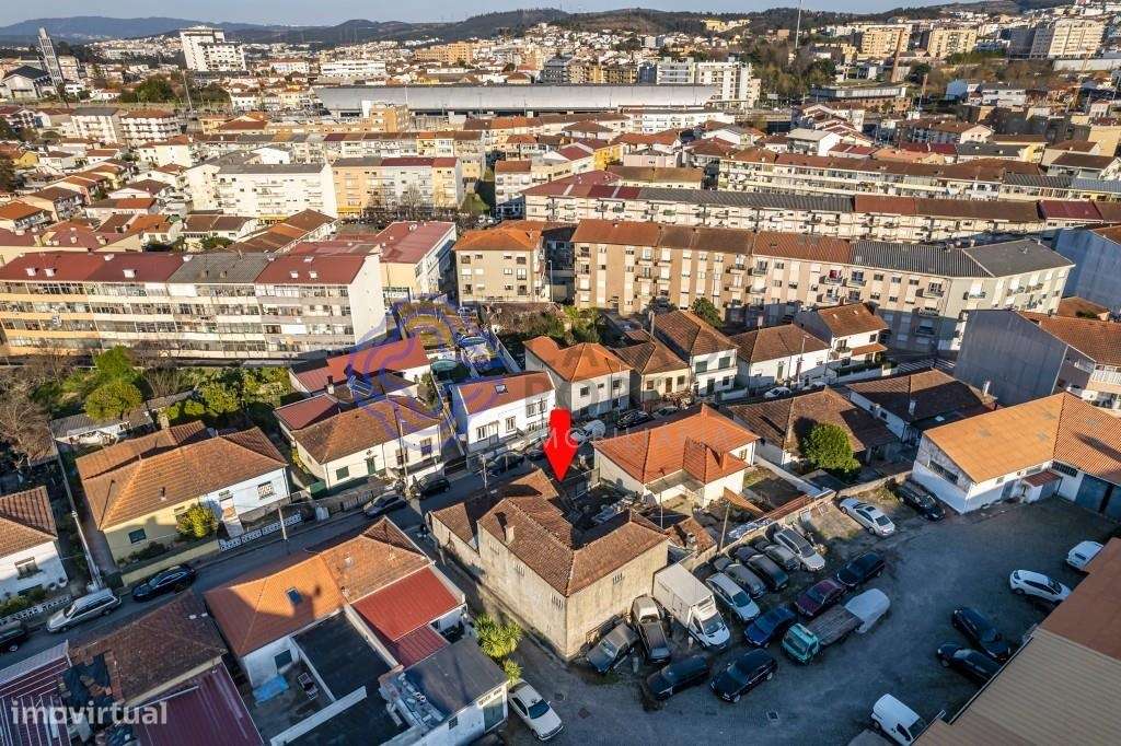 Duas Moradias no Centro de Ermesinde - Grande imagem: 3/43