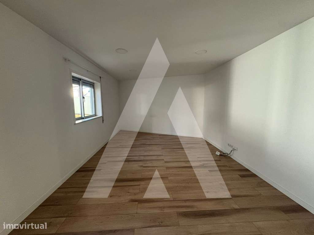 apartamento T2 totalmente renovado, situado em Esgueira. - Grande imagem: 5/11