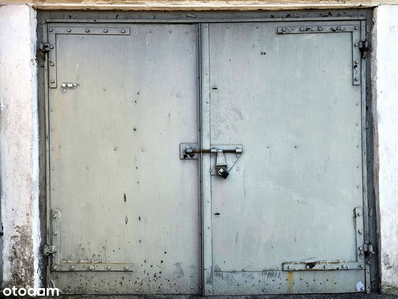 Garaż murowany z kanałem na osiedlu Toruńskim-7