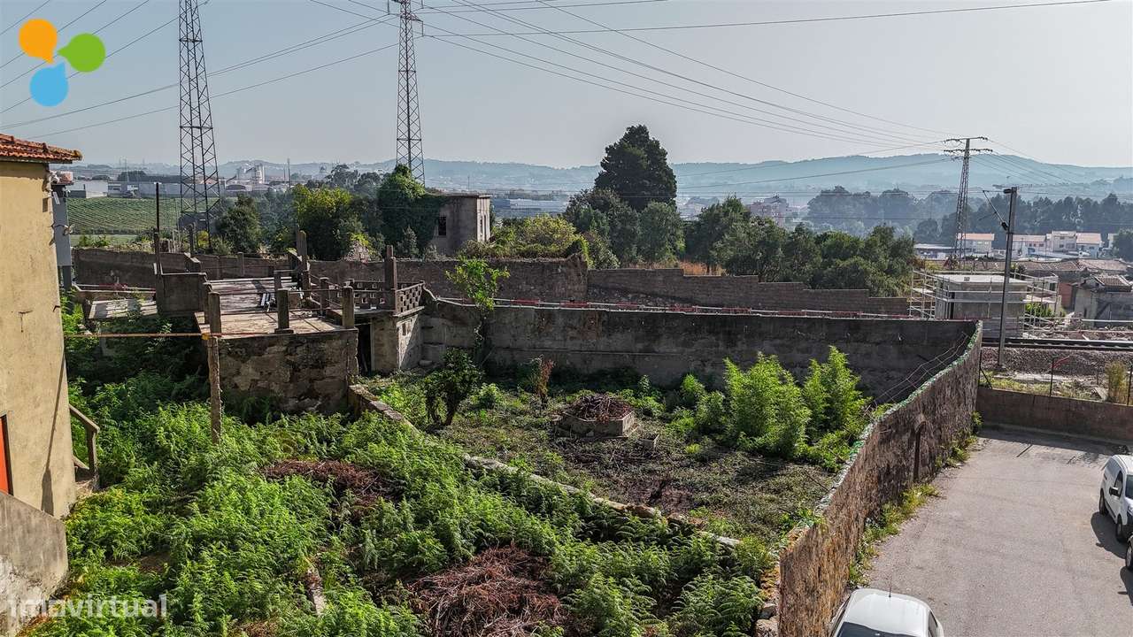 Moradia em Pedra para Recuperar com 630 m² de Terreno – Rio Tinto-18