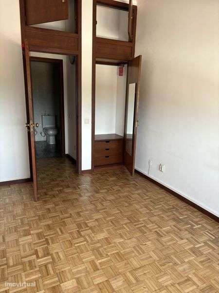 T1  com lareira e lugar de garagem - Grande imagem: 5/5