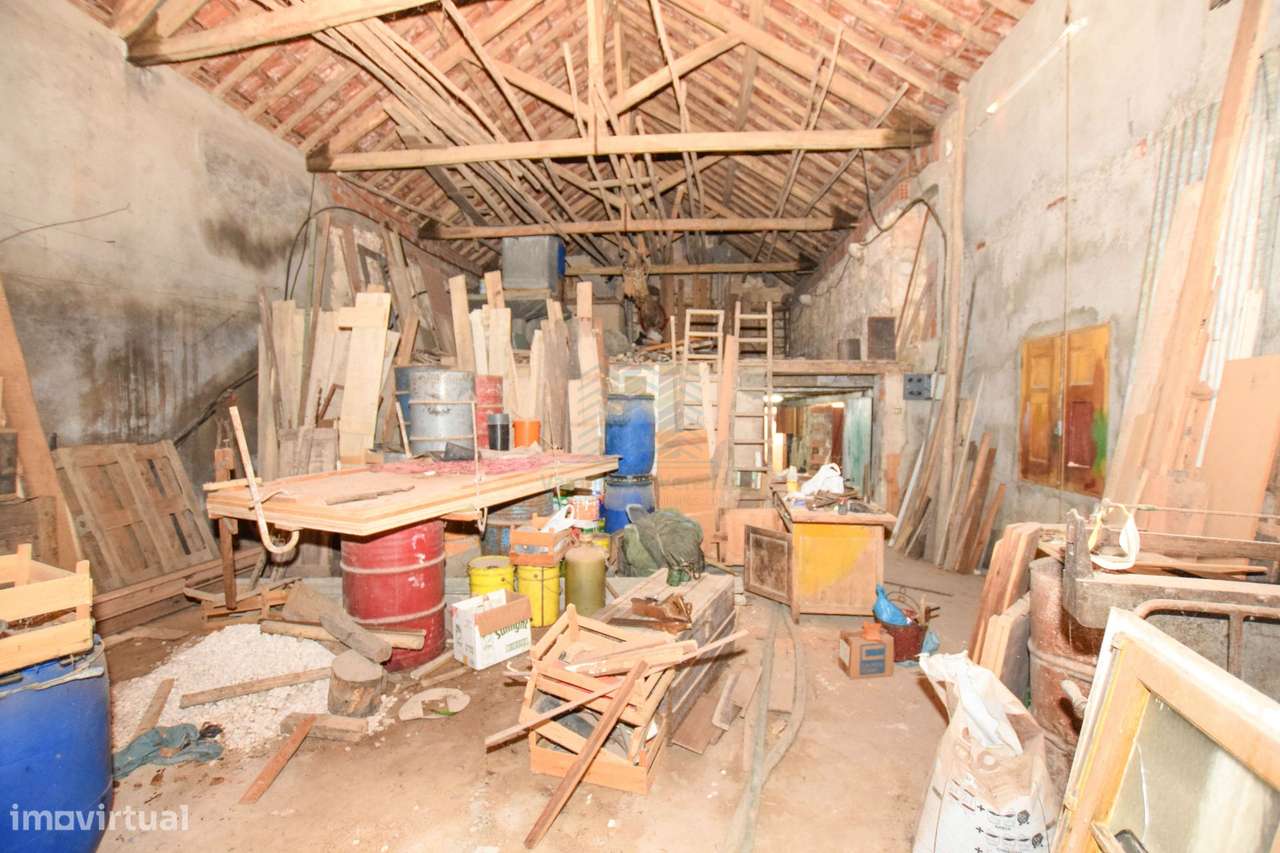 Moradia T7 com Garagem e Armazém - Alcorochel - Torres Novas-36