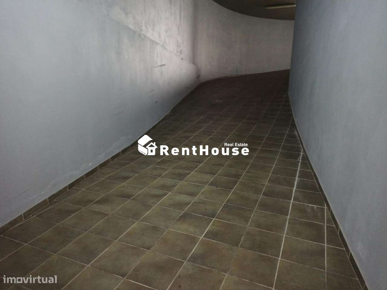 Garagem a dois passos da praia - Grande imagem: 3/4