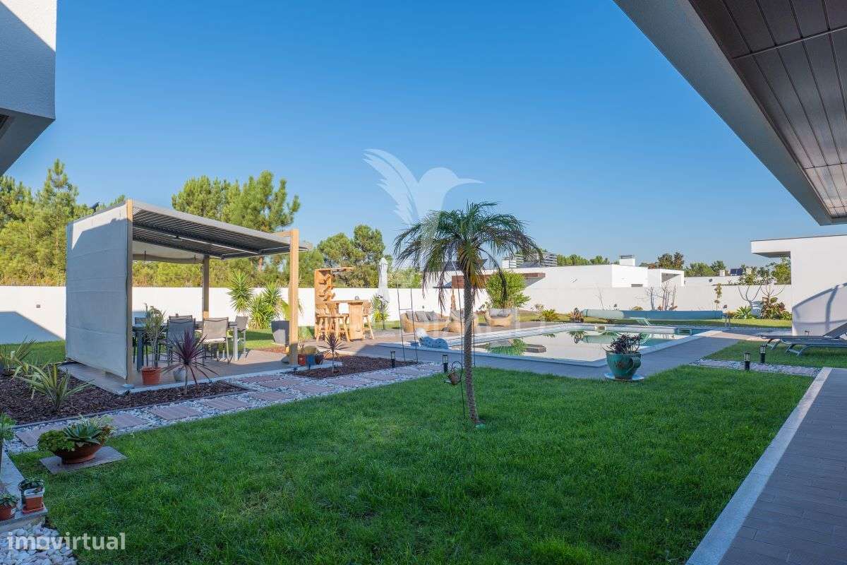 Moradia de Luxo, T4 com Piscina na Vila Alegre, Fernão Ferro - Grande imagem: 3/36