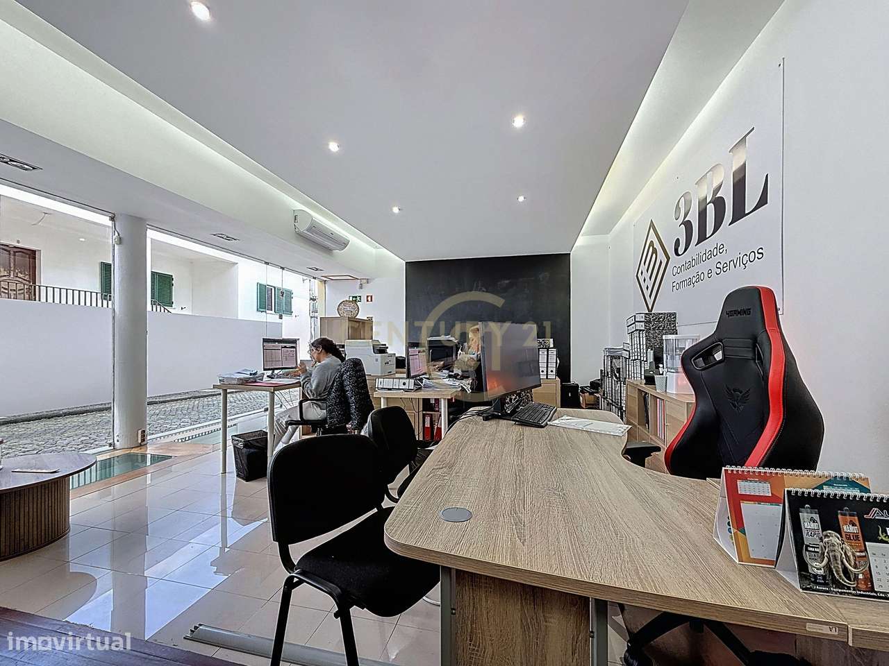 Moradia de Elevada Qualidade no Coração da Praia da Vitória – Vista Ba-40