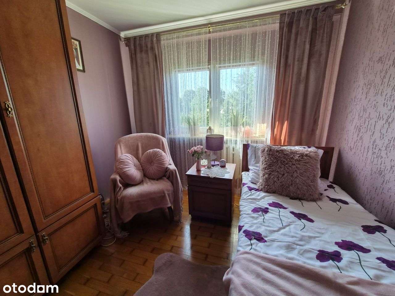 Klasyczna elegancja, dużo przestrzeni i gotowe do zamieszkania!-8