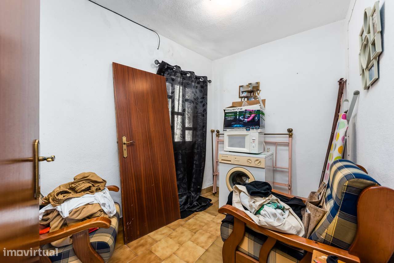 MORADIA T1 + ANEXOS E TERRENO | BEMPOSTA | ABRANTES-30