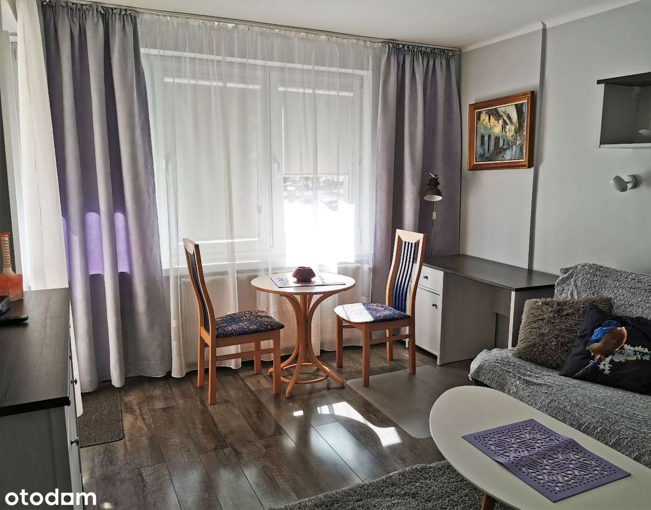 Dwupokojowe mieszkanie w ścisłym centrum.