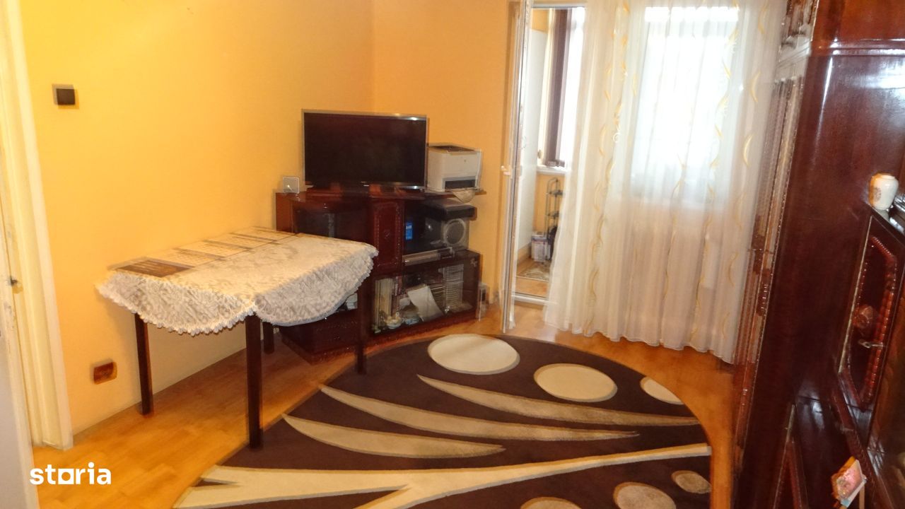 Vand apartament 2 camere Deva, zona Piata Centrala, decomandat, 50 mp