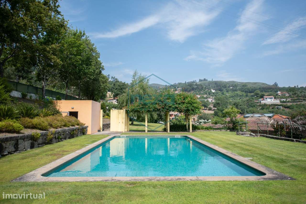 Moradia inserida em Quinta-45