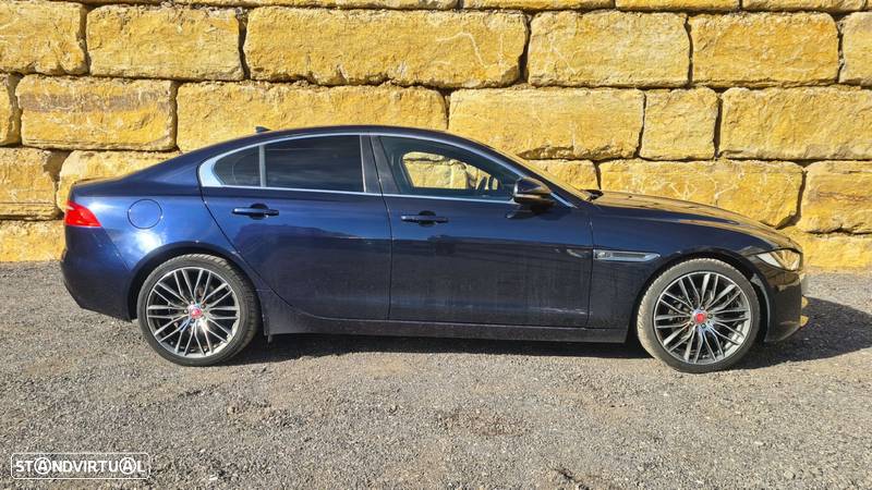 Jaguar XE 2.0 D Prestige - 4