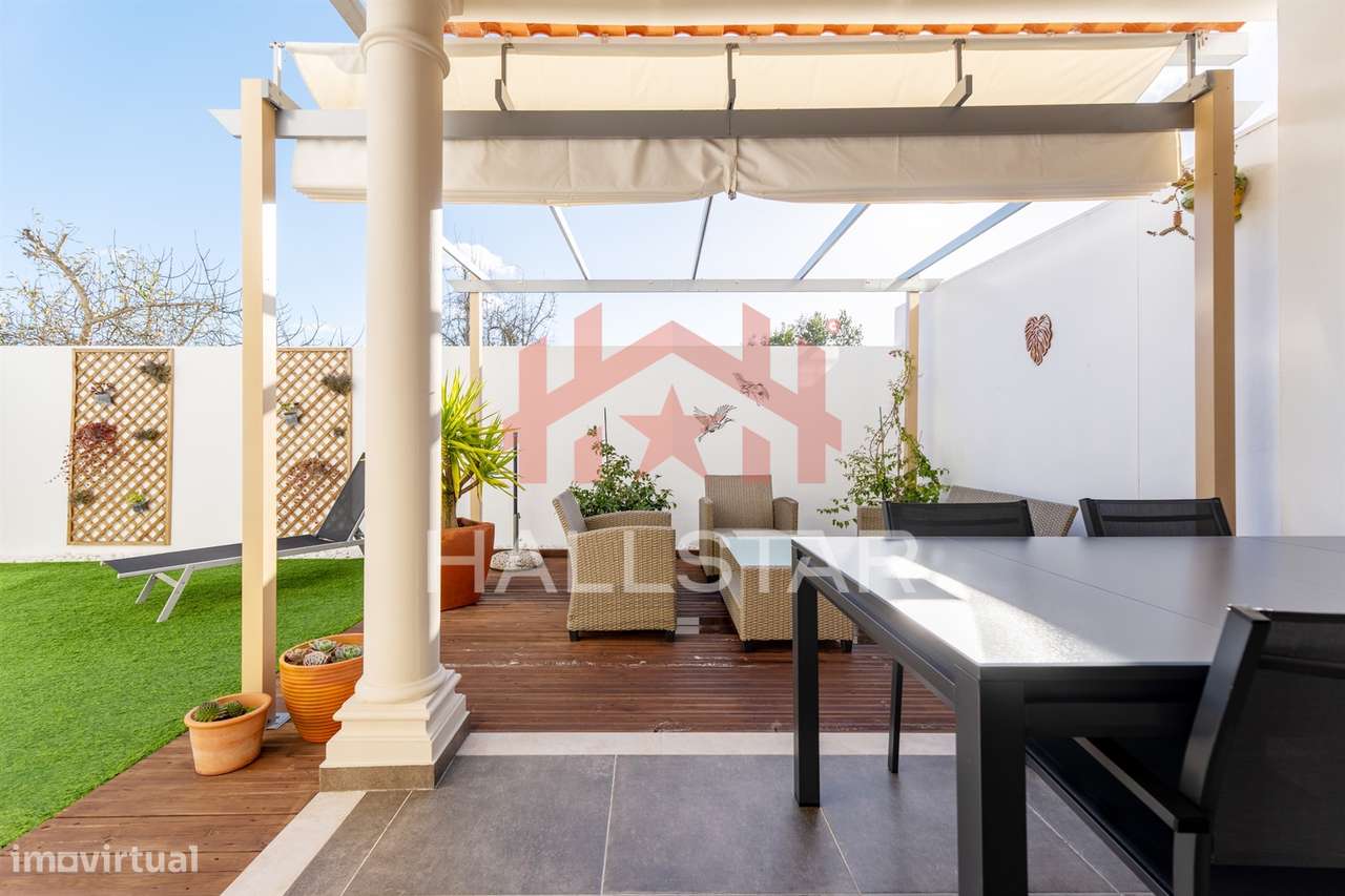 Moradia T4 / Jardim e Garagem / Cela-8