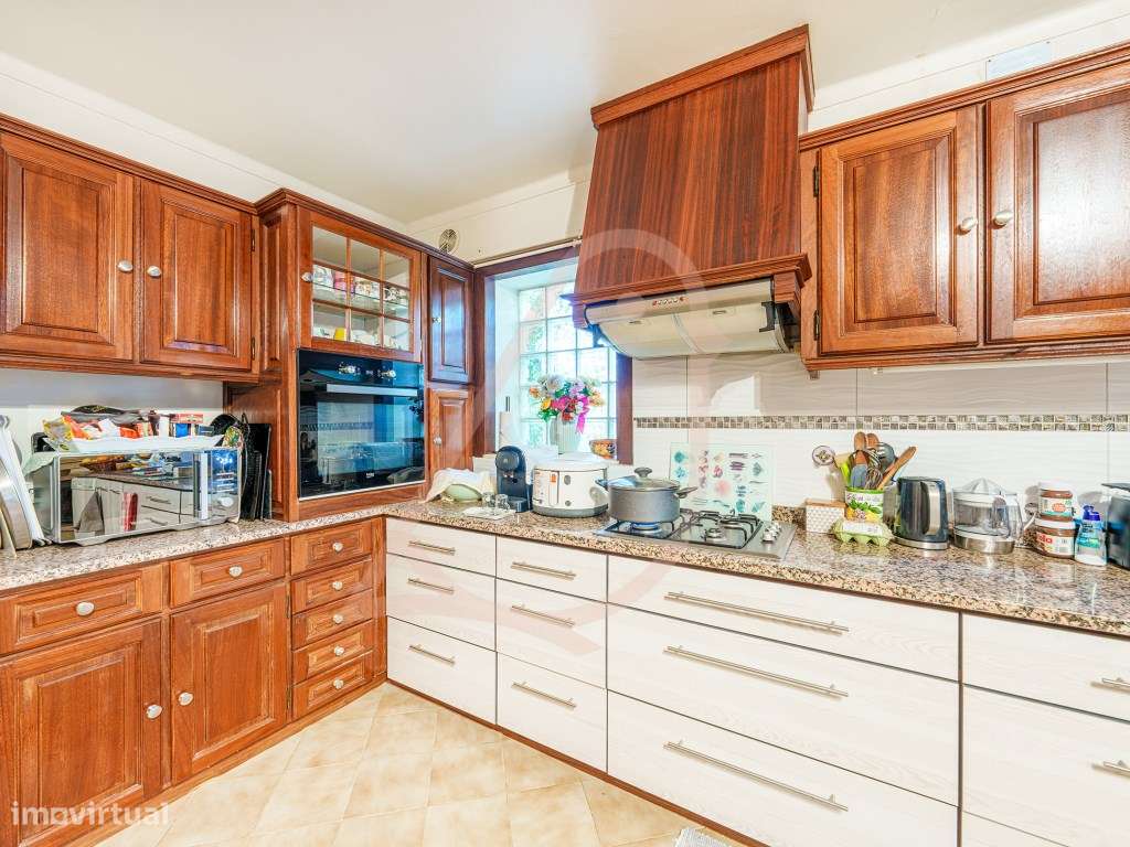 Refúgio Perfeito no Campo com Vista de Sonho e Piscina!-16