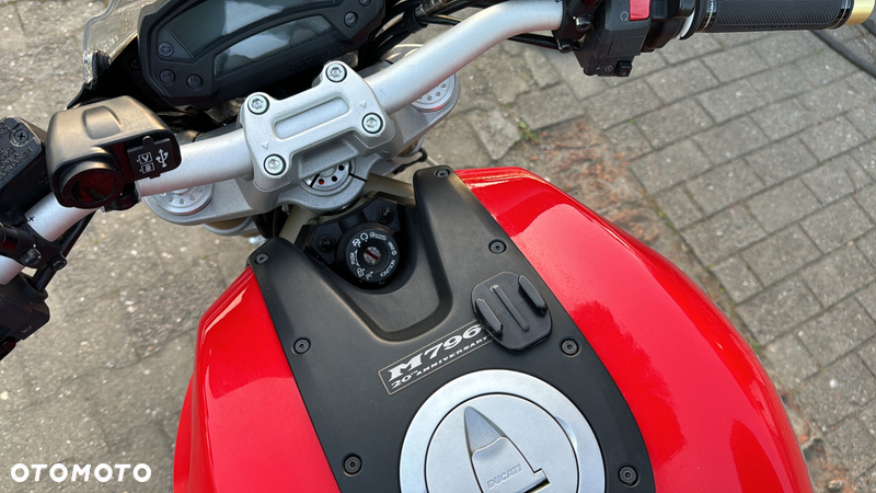 Ducati Monster - 11