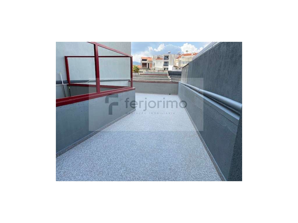 Apartamento T3 para venda no centro da Vila-13
