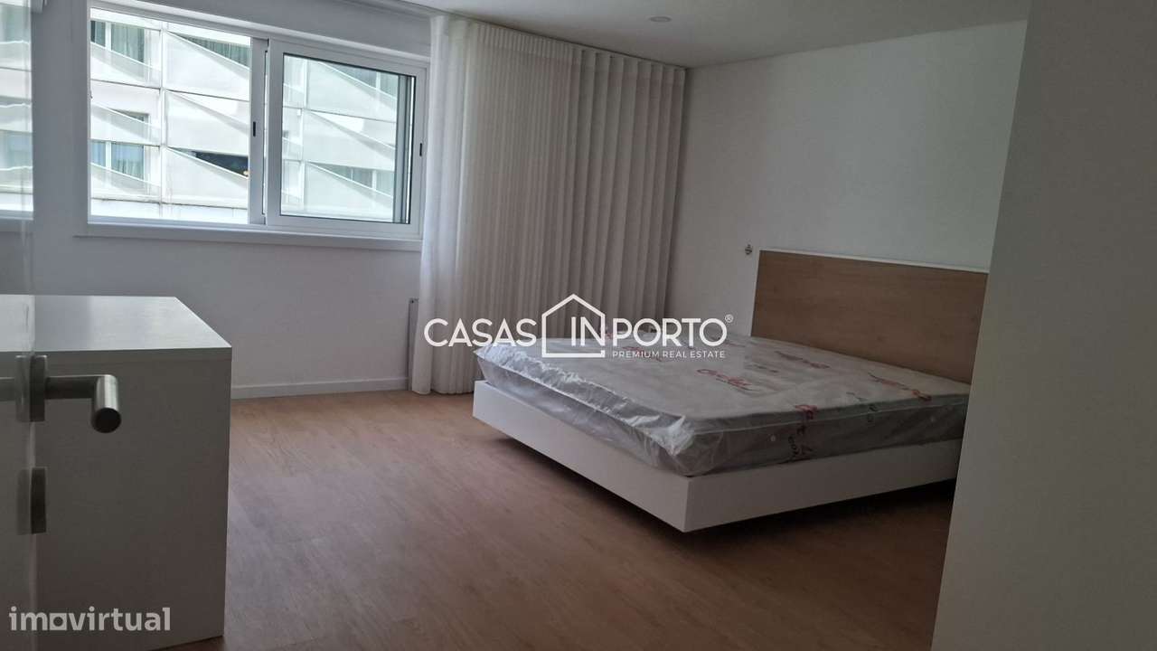 Moradia Triplex T2 com Terraço - Localização Premium junto à Lapa,-27