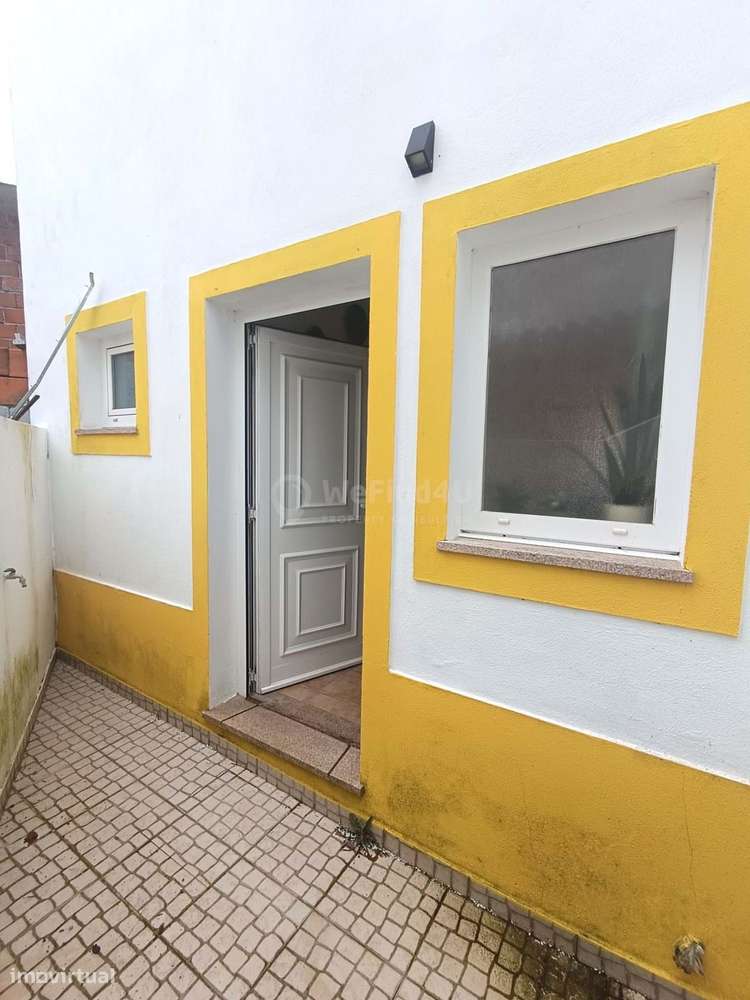 Moradia T3 totalmente renovada e equipada em Gáfete-31