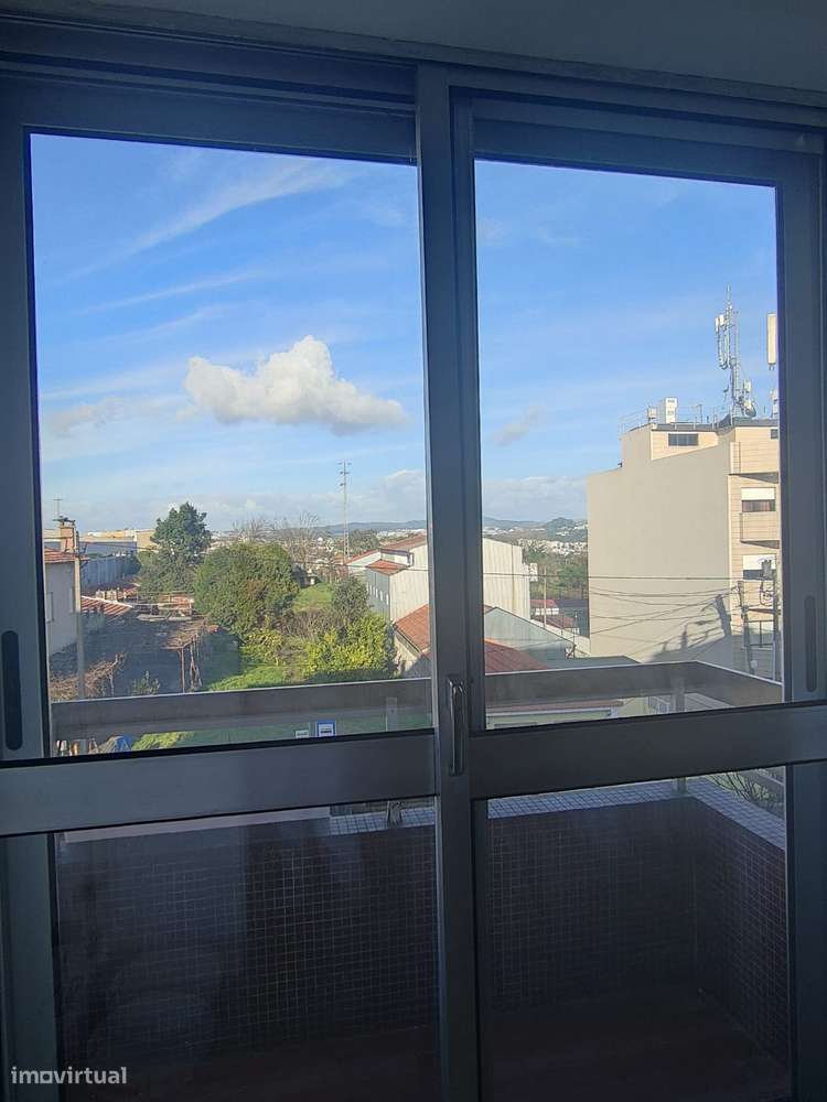 Apartamento T2+1 c/lugar garagem em Oliveira do Douro-9