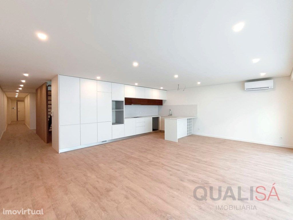 Apartamento T2 duplex novo com terraço no centro históric...