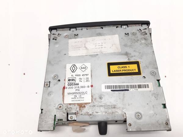 RENAULT LAGUNA II FL RADIO CD CABASSE 8200318360B - 9