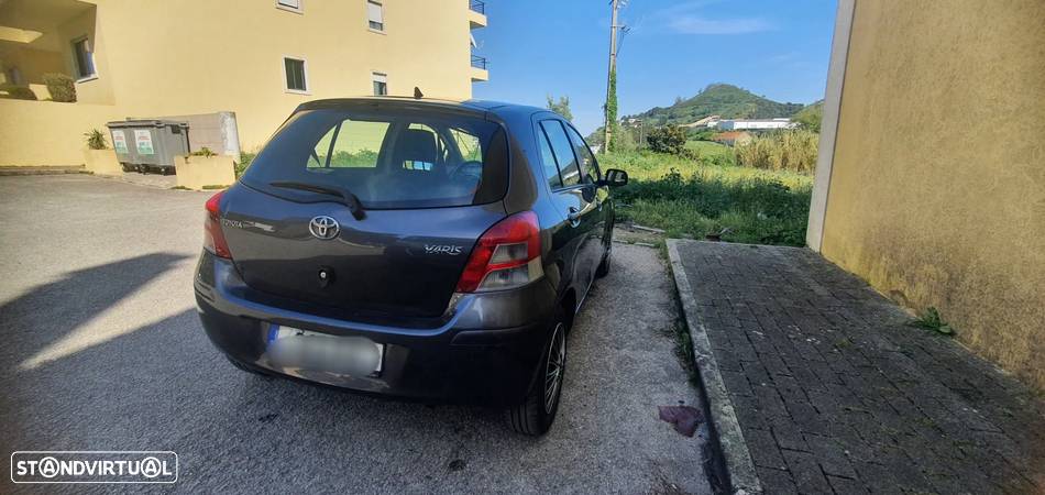 Toyota Yaris 1.0 VVT-i - 3