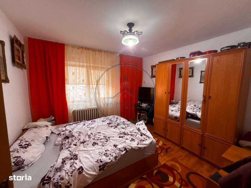 Apartament 4 camere de vanzare – Calea Moldovei-13