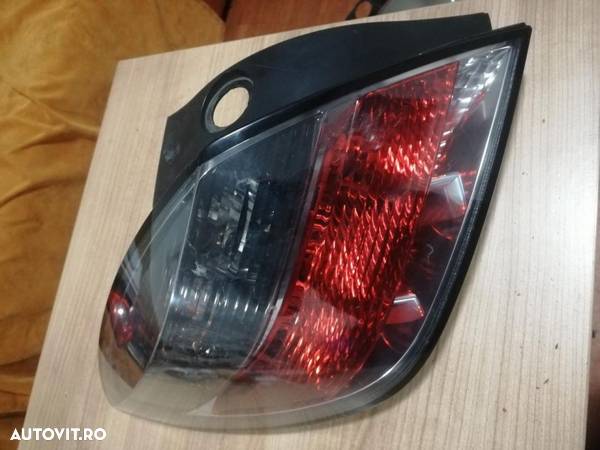 Stop tripla lampa stânga spate Opel astra h gtc original complet, perfect funcțional - 1