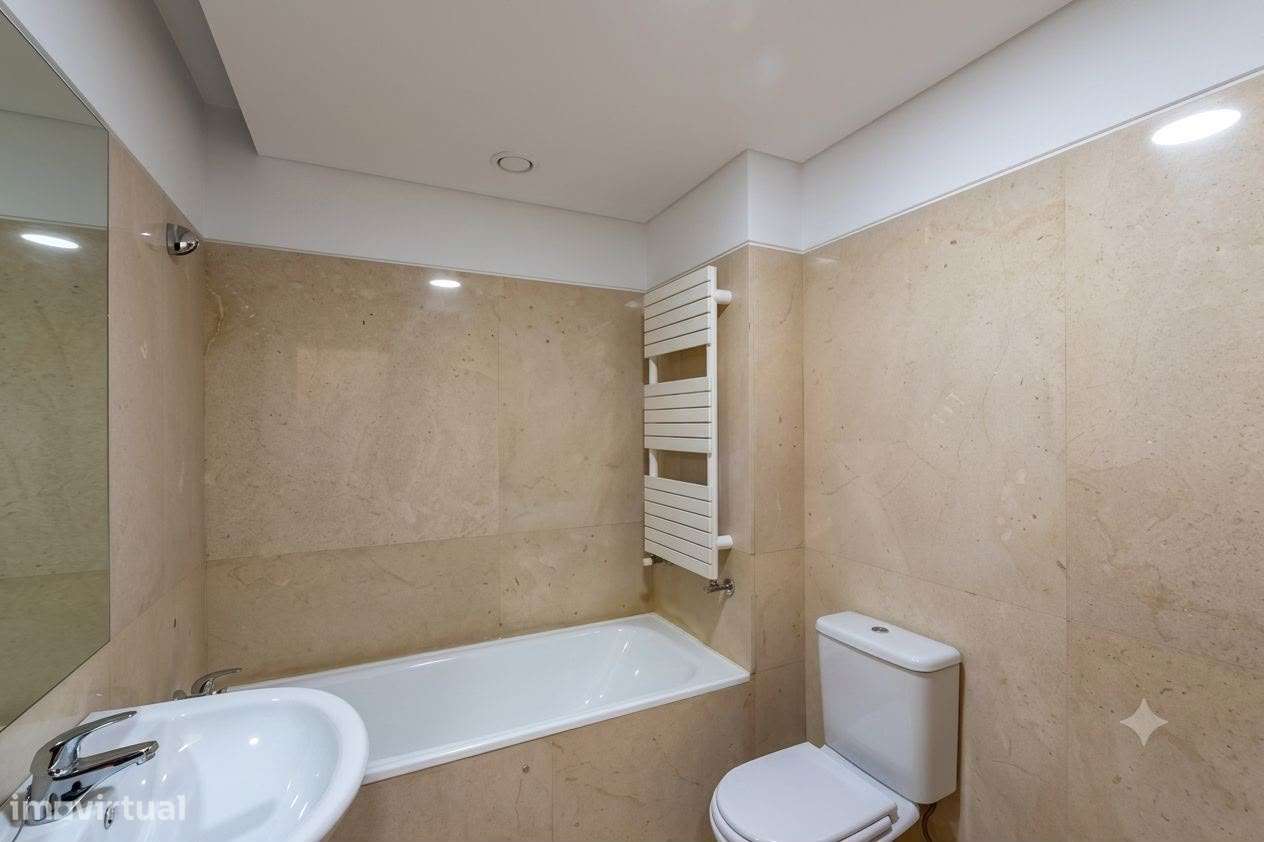 Apartamento T5 com 4 casas de banho e garagem-52