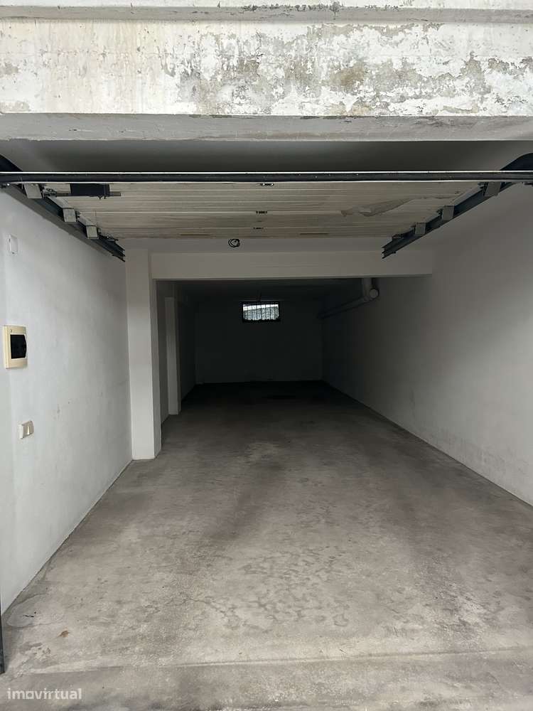 T3 Exelente c/  garagem tripla-12
