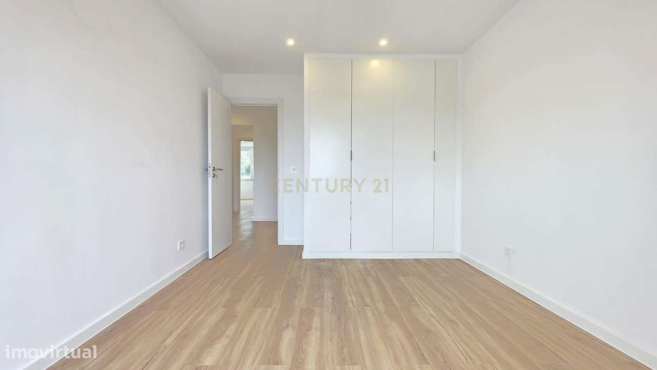 Apartamento T3 Renovado com elevador em Camarate – Pronto a Habitar-6
