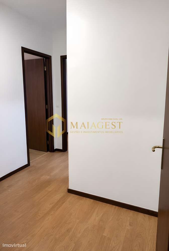 T2 no 5.º Andar com Garagem e Excelente Luminosidade em Valongo - Grande imagem: 4/12