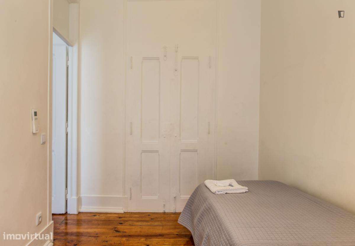 Quarto - localizado em Picoas Lisbon - Grande imagem: 3/10