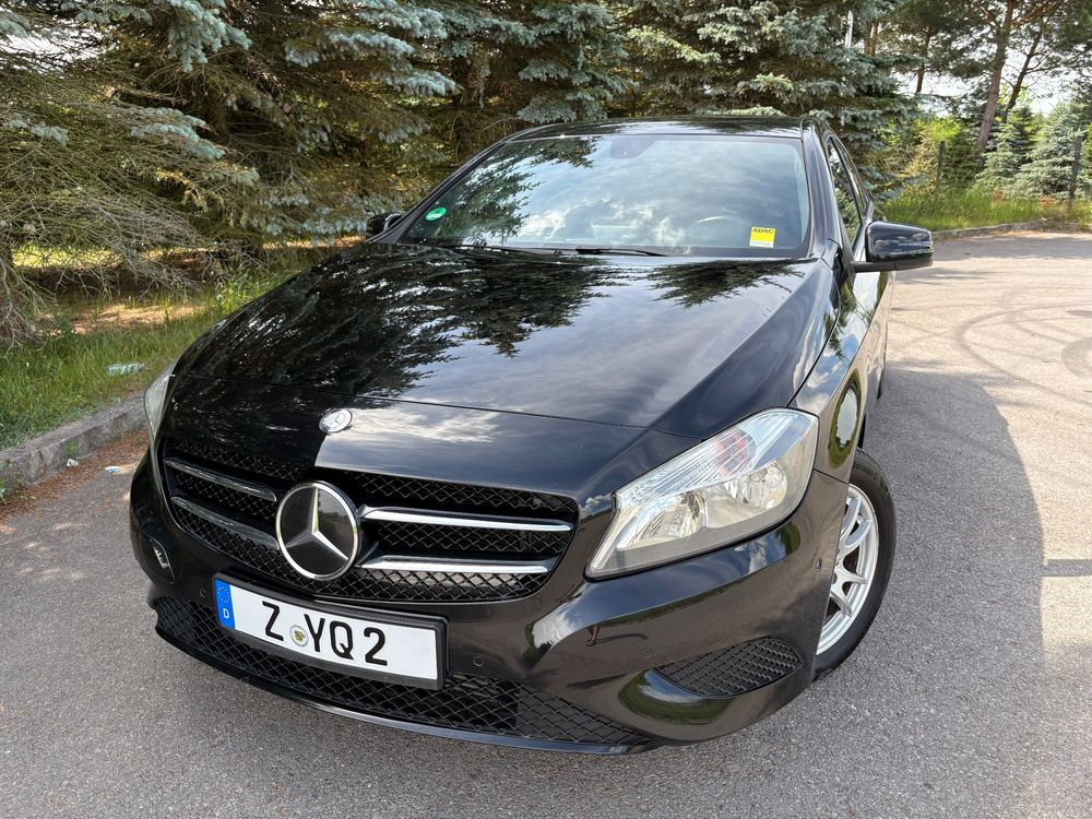 Mercedes-Benz A W176 180 (BlueEFFICIENCY) Urban 2014