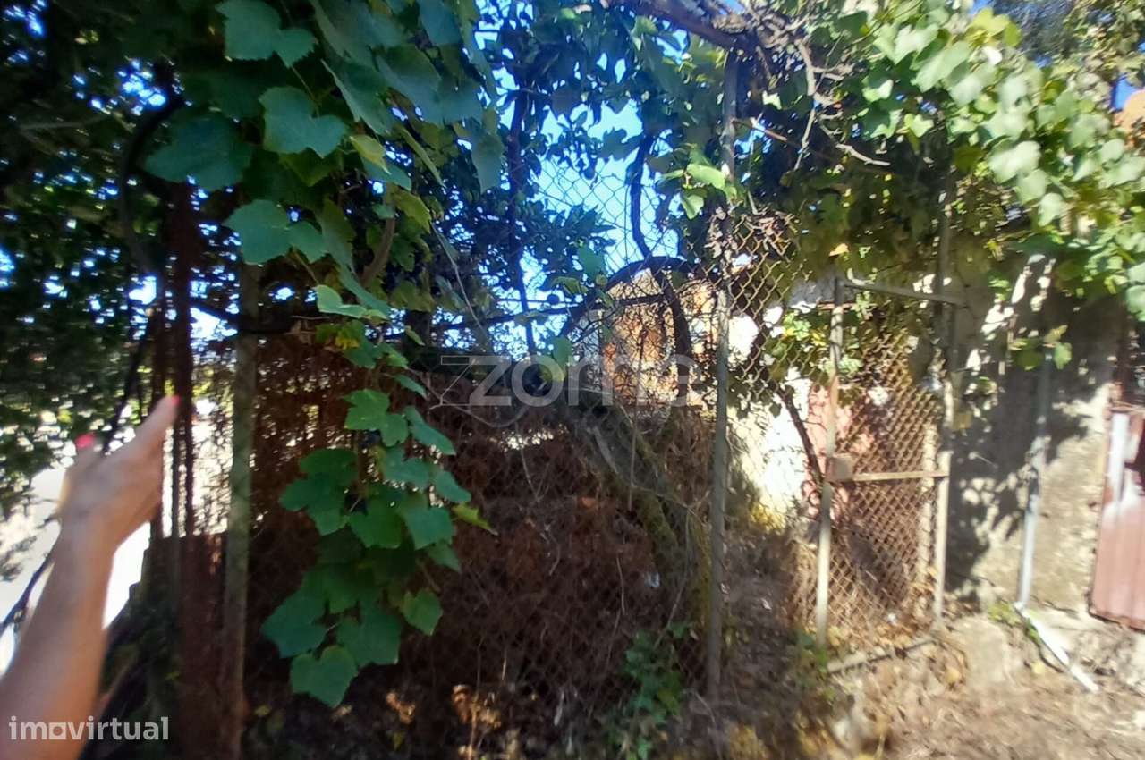 Moradia para remodelar arredores de Luso-8