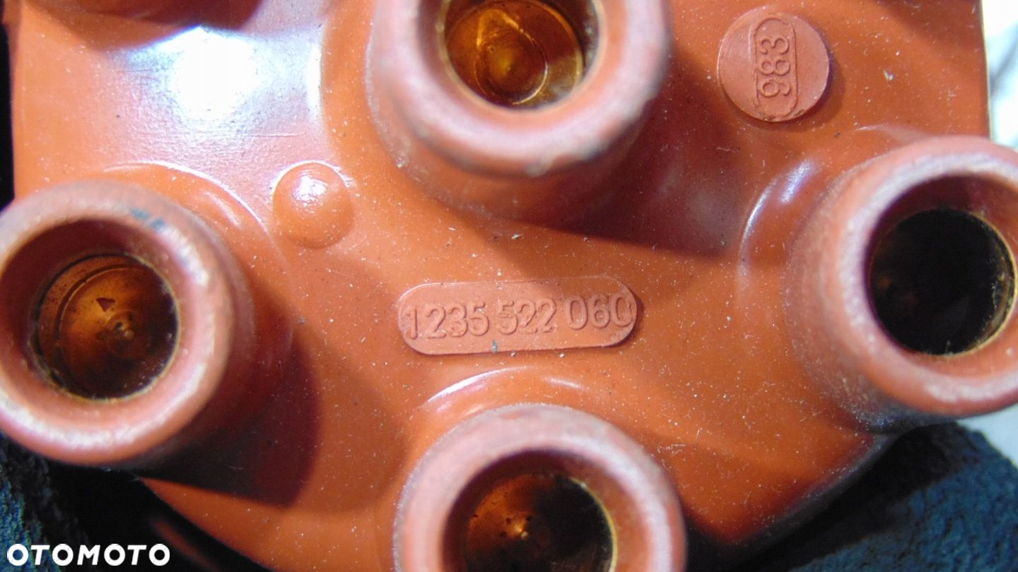 Kopułka rozdzielacza zapłonu Bosch 1 235 522 060 - 3