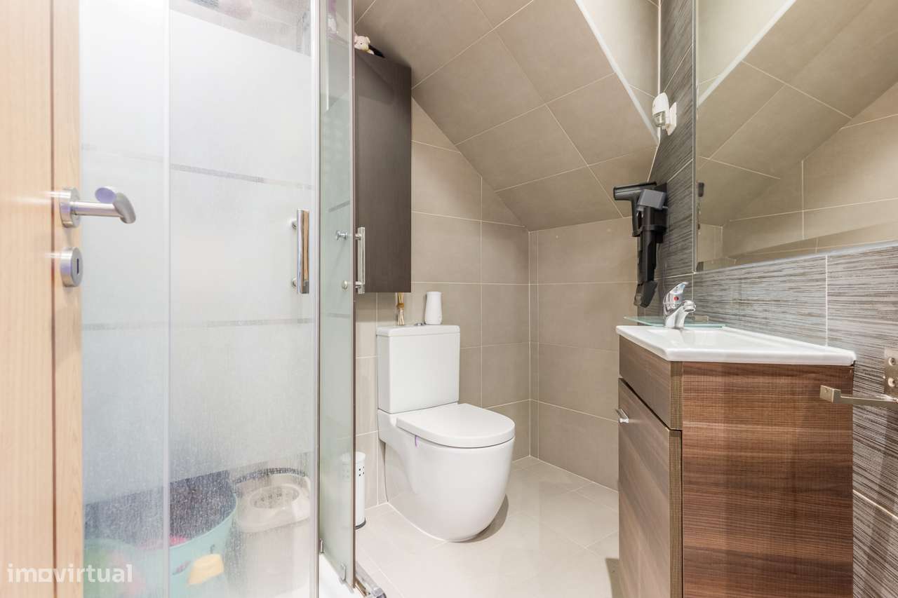 Excelente apartamento T2 duplex com terraço e quintal-8